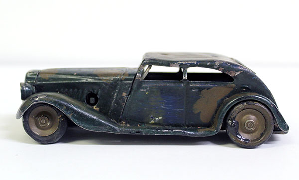 Tinplate clockwork Triang Minic toy saloon car