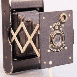 Kodak ‘Brownie’ Junior Six-20 box camera
