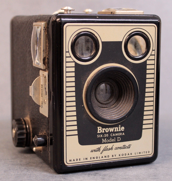 Kodak ‘Brownie’ Six-20 camera Model D