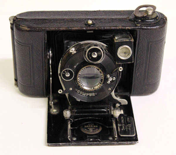 Butcher’s watch-pocket carbine folding camera